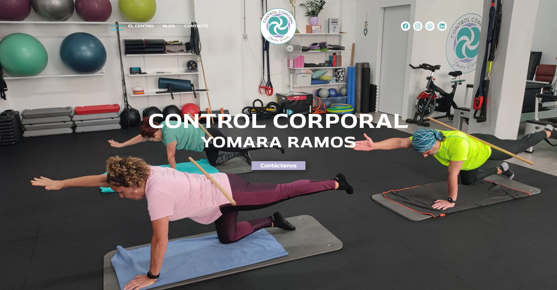 Portada de la web anterior de Control Corporal, con el nombre del centro sobre una fotografía de una clase